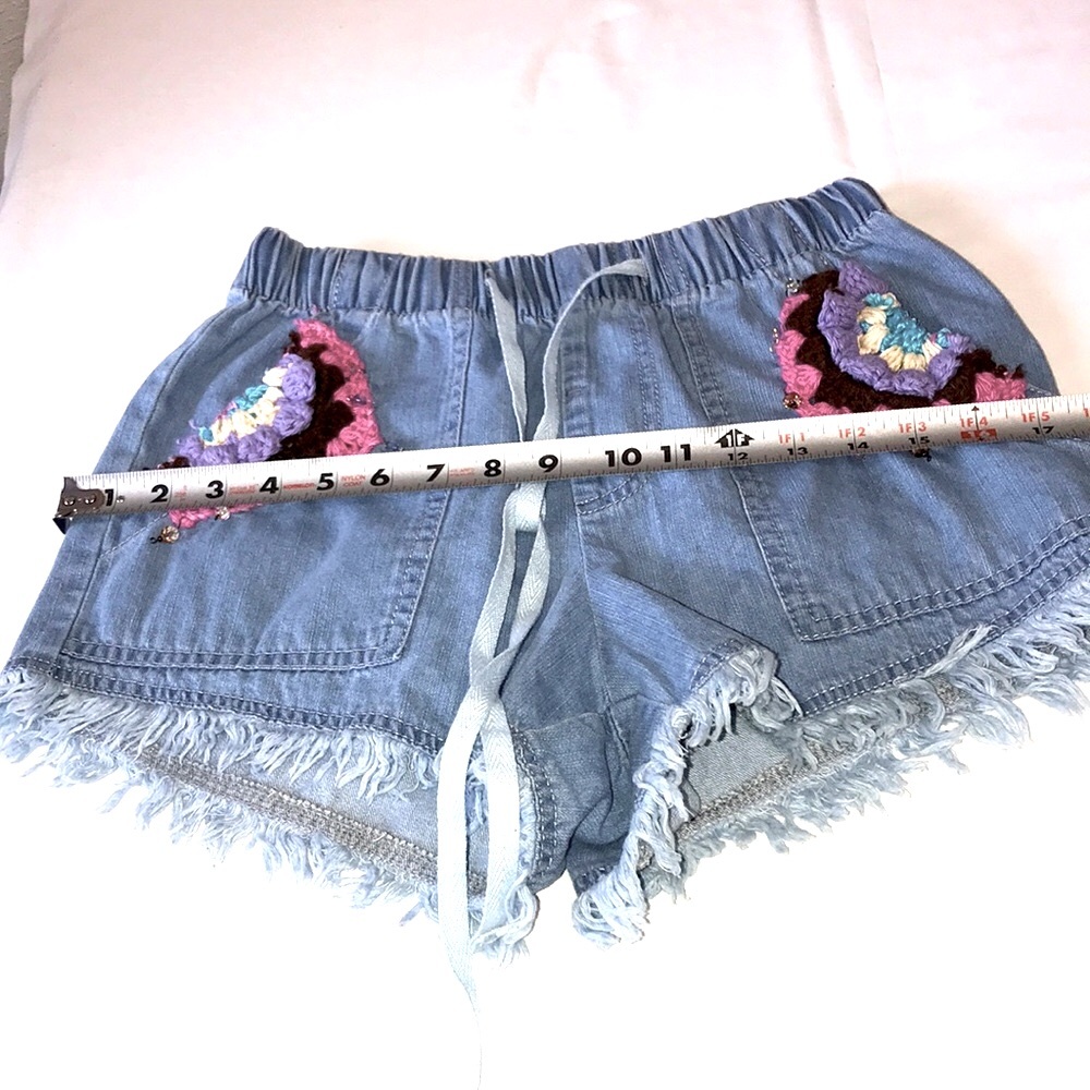 Girl’s UPCYCLED HAND CRAFTED & CROCHETED Denim Shorts. NO BRAND NAME/SZ. - Picture 7 of 10